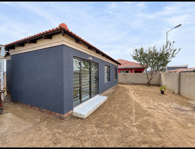 3 BEDROOM HOUSE FOR SALE IN VANDERBIJLPARK CE 4
